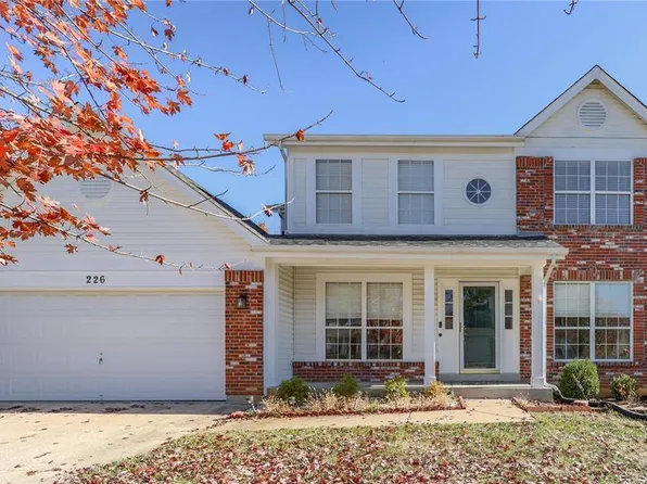 226 Cheval Square Dr, Chesterfield, MO 63005