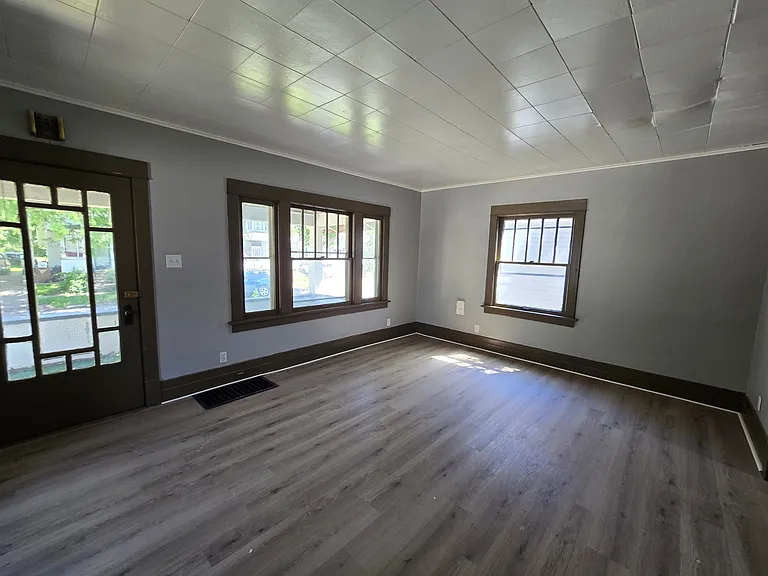 506 Fowler St — Photo 6