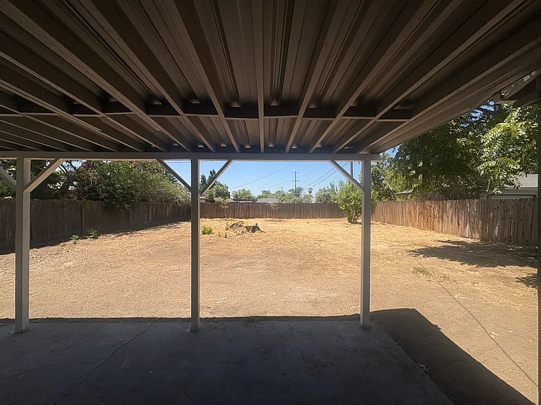 1517 N Millbrook Ave — Photo 15