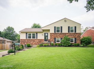 8006 Cortland Dr, Louisville, KY 40228