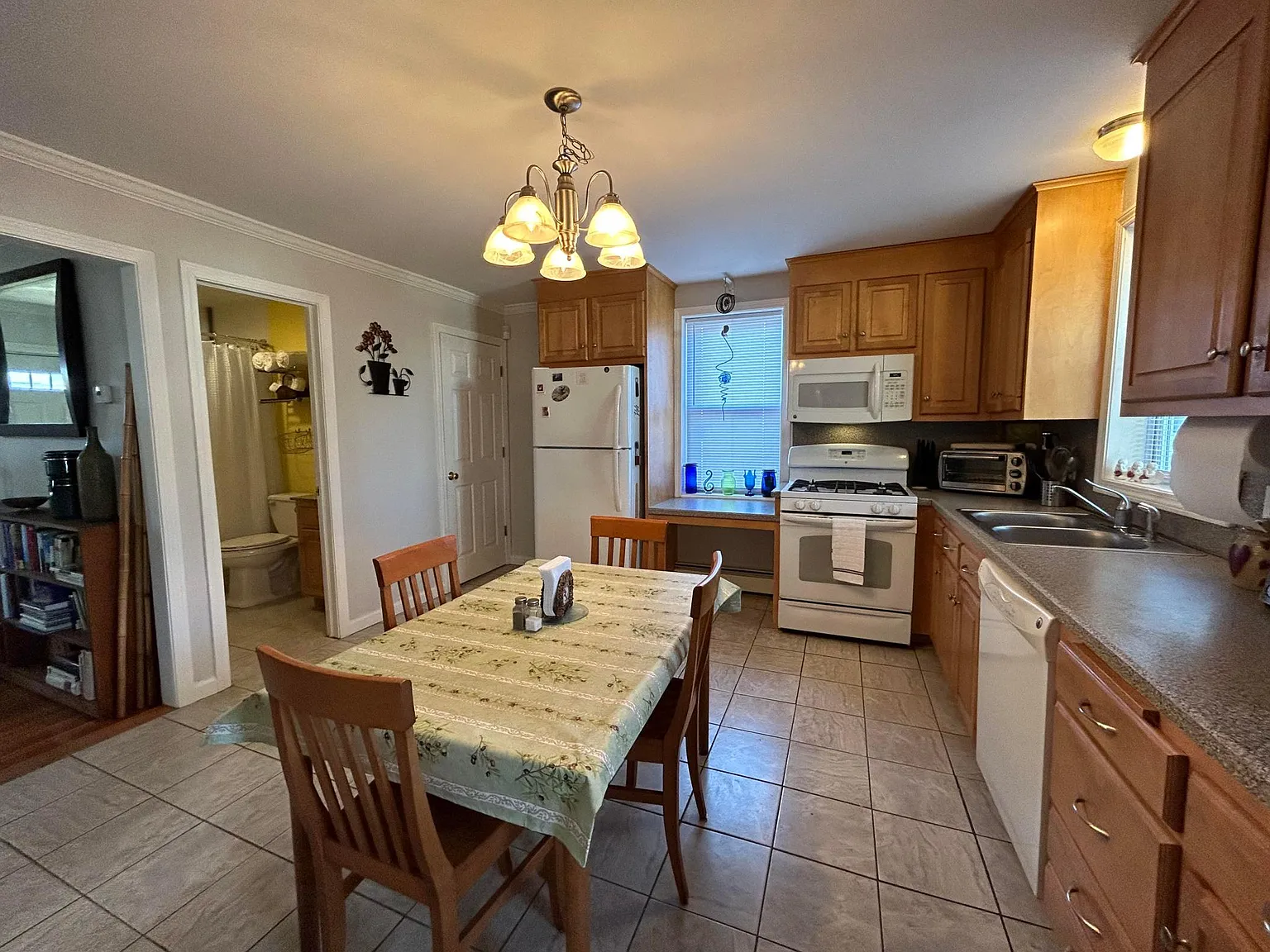 2 bed, 1.5 bath, 1244 sqft, $2,200 — Photo 4