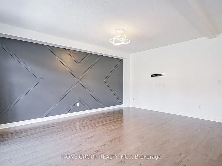 60 Lewis Ave — Photo 20