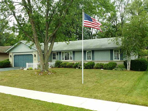 3rd image of 8430 Colchester Dr
