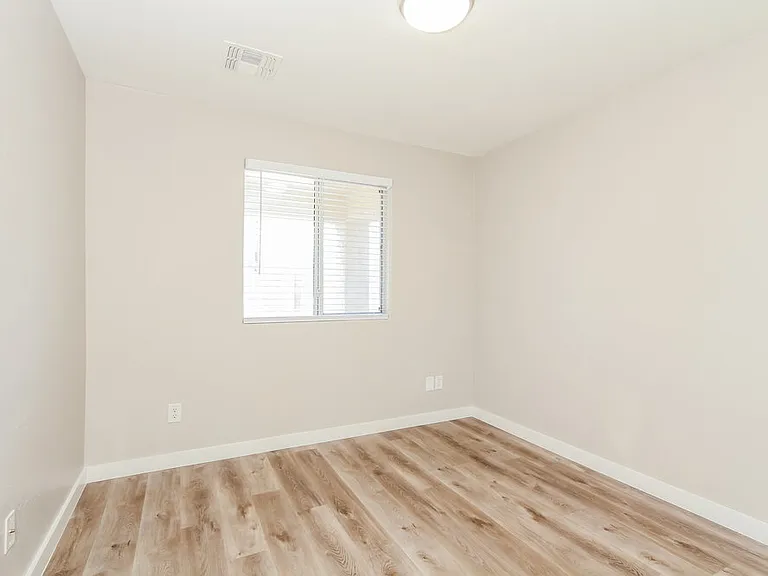 6628 W Monroe St — Photo 18