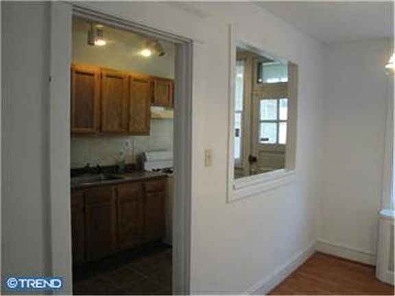 5th image of 227 E Upsal St