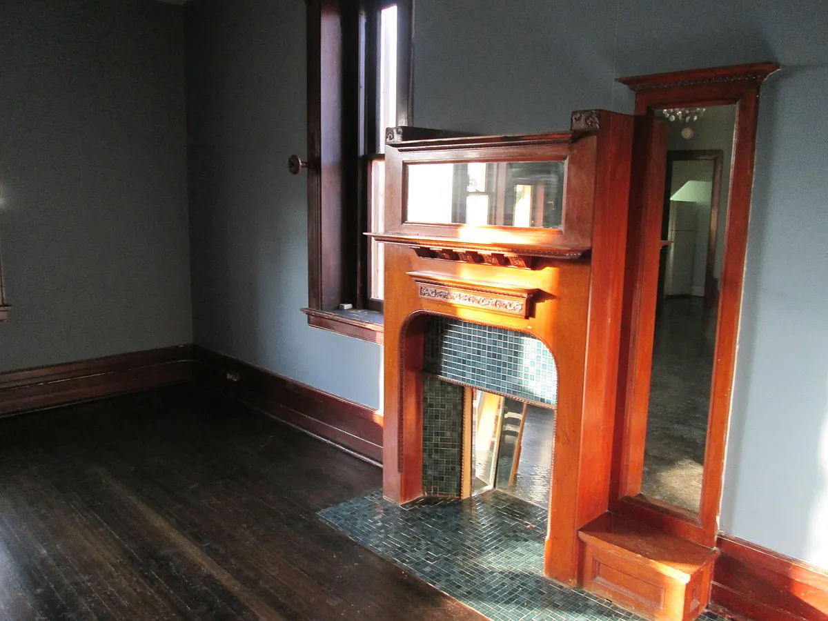 Building Photo - 1460 N High St #4