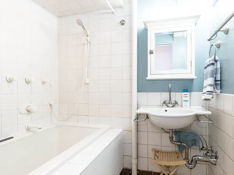 50 E 1st St #2 — Photo 7