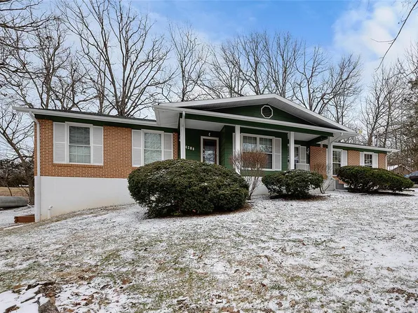 14208 Spring Dr, De Soto, MO 63020