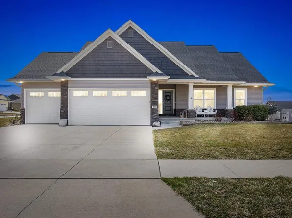 811 Shelby Dr, Tiffin, IA 52340