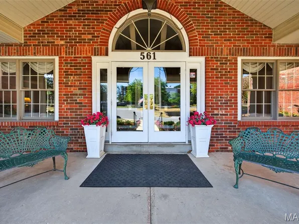 561 Sarah Ln APT 204, Saint Louis, MO 63141