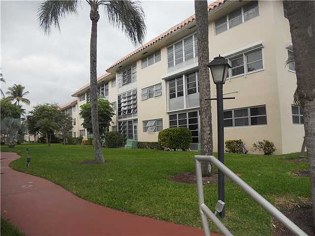 2nd image of 400 20th Street #208A