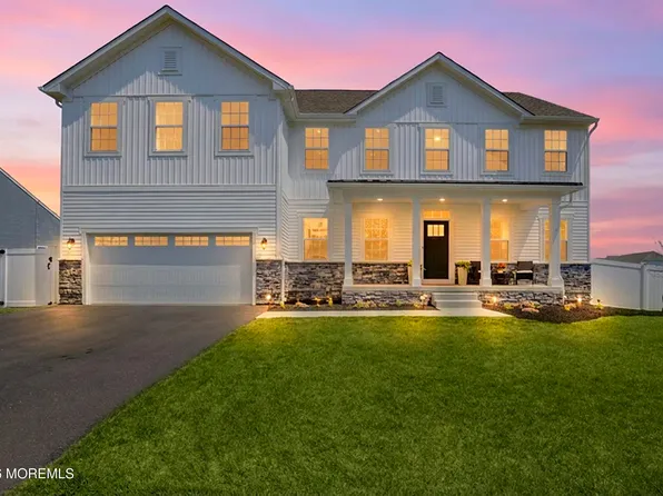 3 Annapolis Street, Farmingdale, NJ 07727