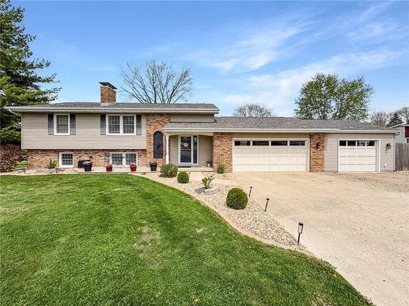 2613 Paradise Rd, Mattoon, IL 61938