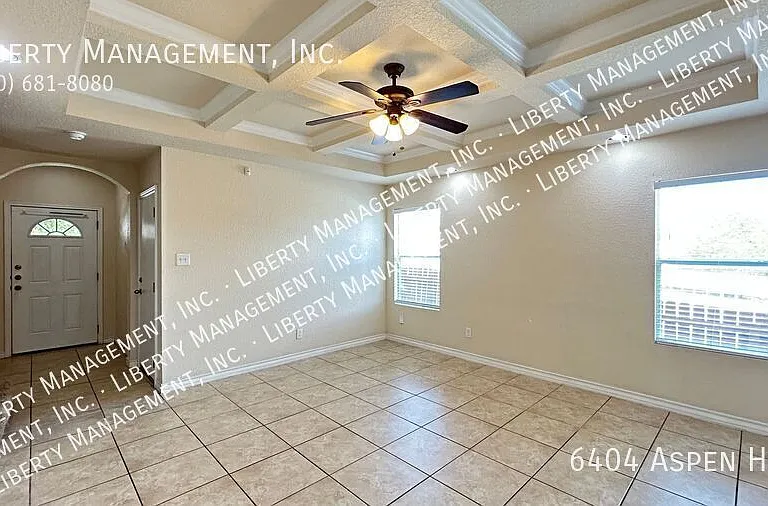 6404 Aspen Hl — Photo 3