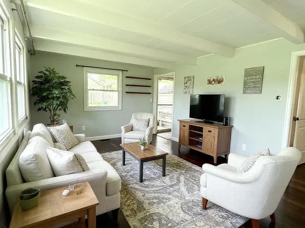 908 W 5th St, Marysville, OH 43040