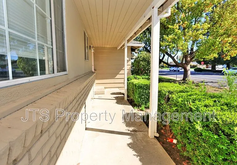 6565 S Land Park Dr — Photo 10