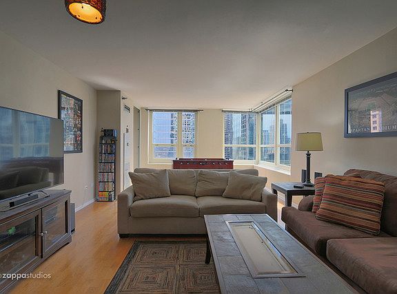 4th image of 345 N La Salle Dr APT 3203