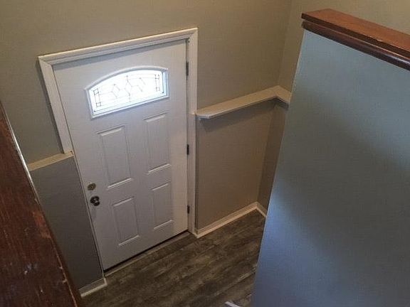 Beautiful Entryway with high ceiling