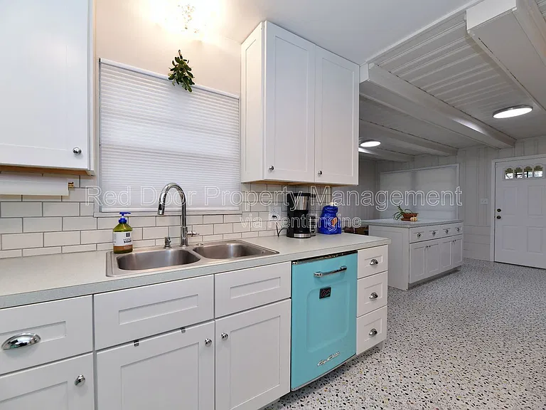 4701 Kessler Boulevard East Dr — Photo 7