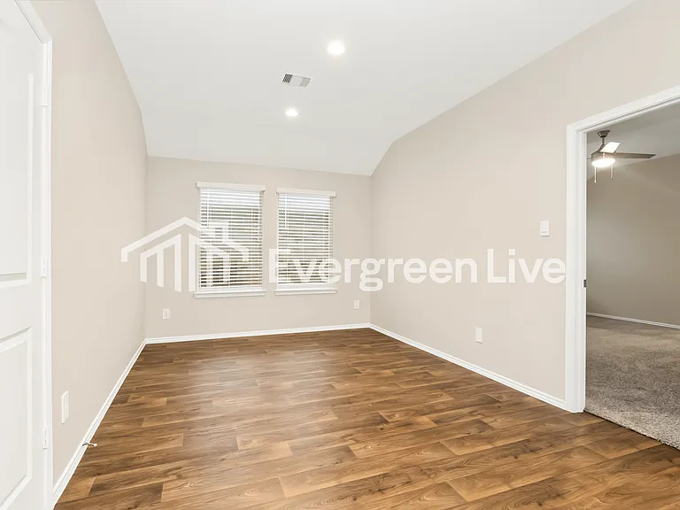9921 Glen Brook Ln — Photo 5