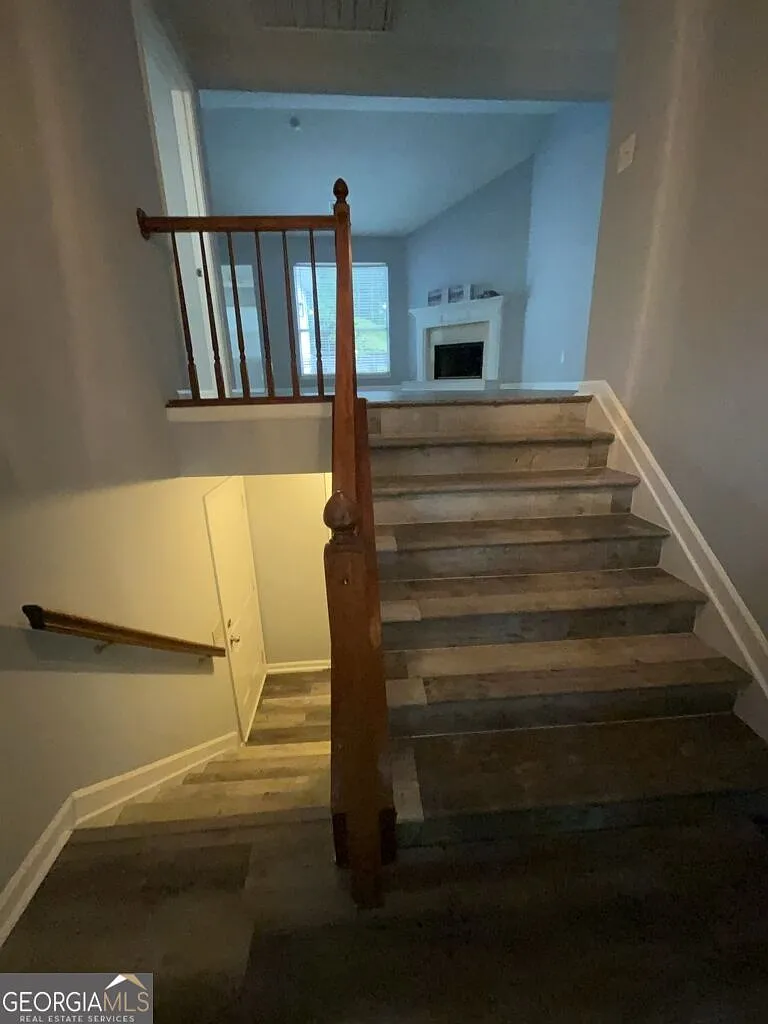 4 bed, 3.0 bath, 2316 sqft, $2,500 — Photo 2
