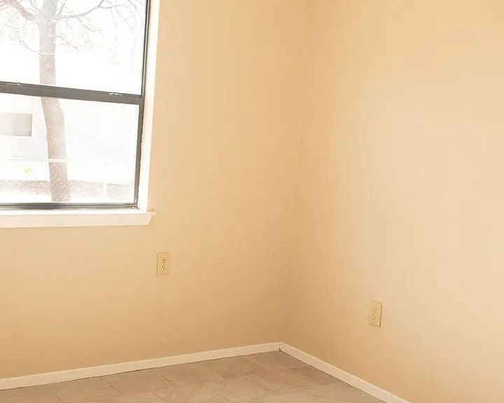 4938 Blue Water Cir — Photo 15