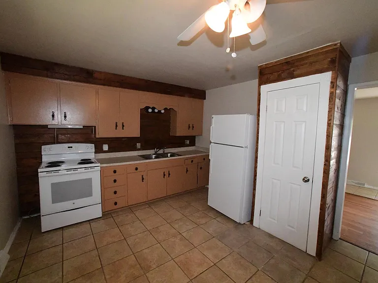 4459 NE Antioch Rd — Photo 6