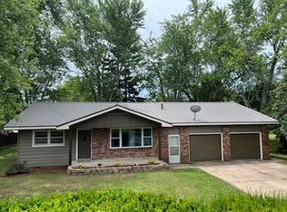 816 Richards Dr, Mountain Grove, MO 65711