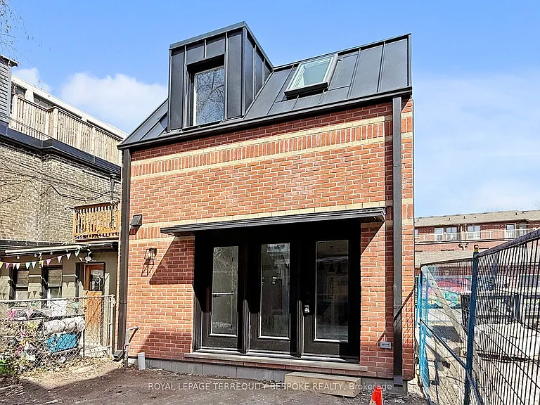 363 Euclid Ave #LANEWAY — Photo 34