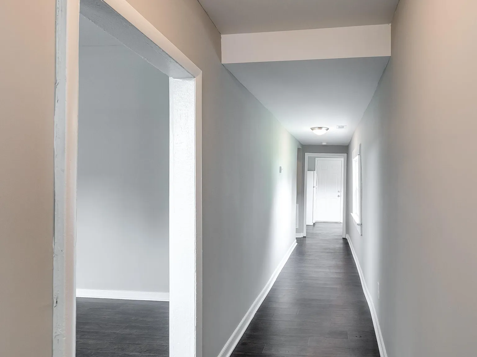 2 bed, 804 sqft, $1,609 — Photo 2