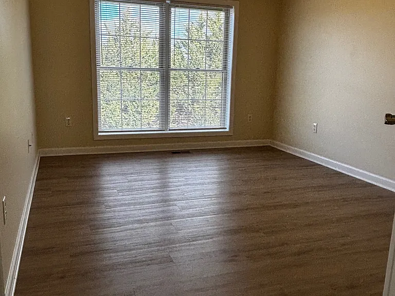 355 Channing Dr — Photo 13
