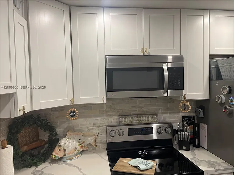 1401 SW 134th Way #305C — Photo 3