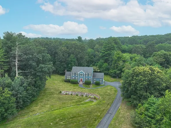 13 Hillside Dr, Holliston, MA 01746