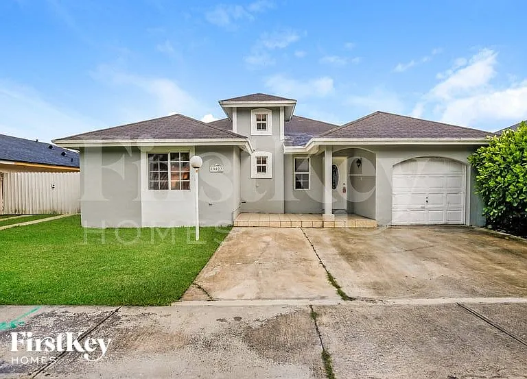 18023 SW 139th Pl — Photo 1