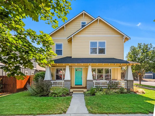2710 NE Great Horned Pl, Bend, OR 97701
