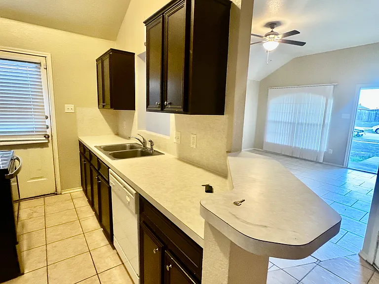 4107 Alan Kent Dr #B — Photo 3