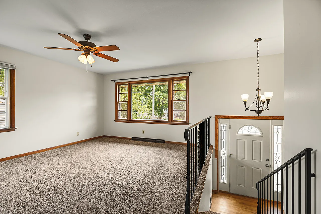404 Woodrow St — Photo 4