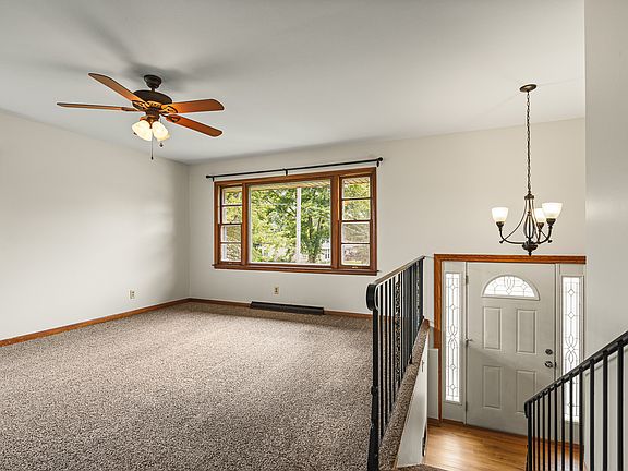 4th image of 404 Woodrow St #404