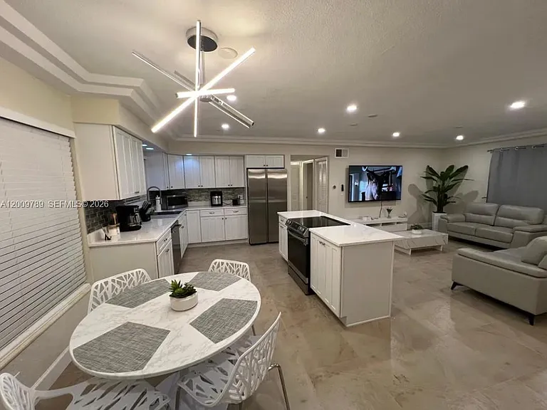 5221 York Ct — Photo 12