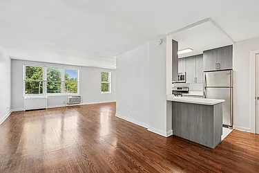 1130 Pelham Parkway South