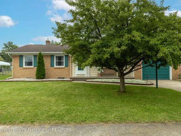 3301 Pickwick Pl, Lansing, MI 48917