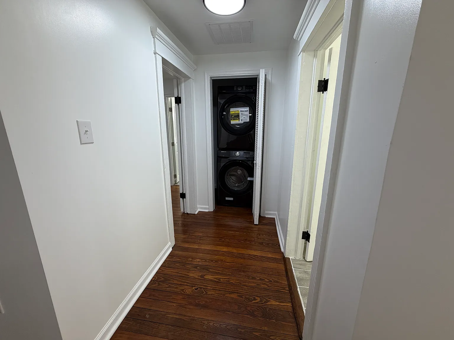 3 bed, 2.5 bath, 2100 sqft, $2,500 — Photo 1