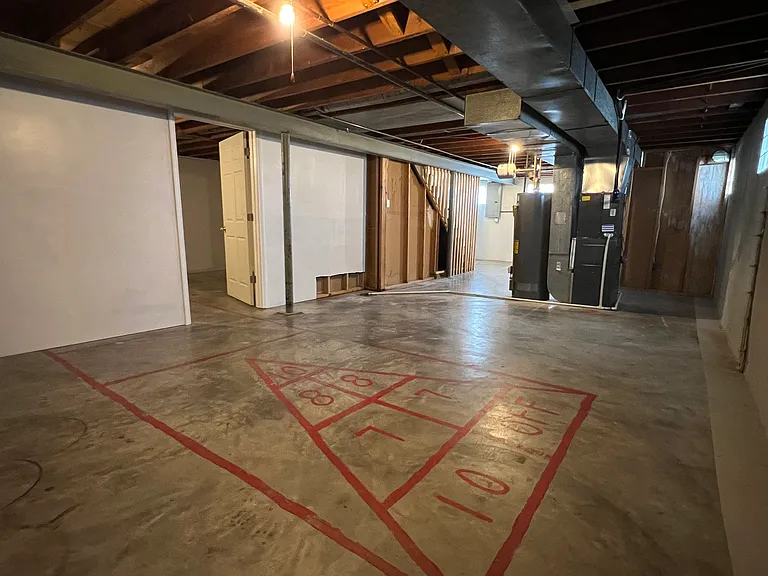 1065 Paddock Dr — Photo 36