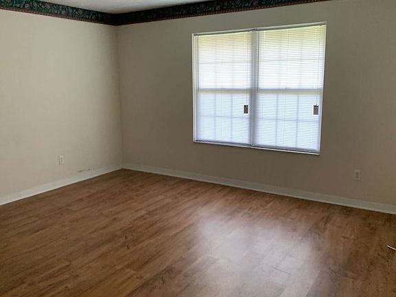 4th image of 1158 SW Jamestown Gln