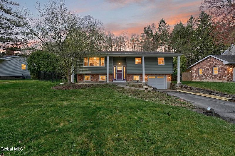2nd image of 3 Woodside Court