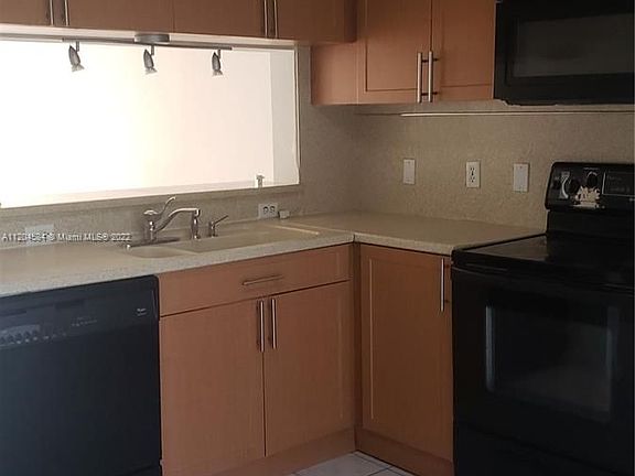 4th image of 16731 Hemingway Dr #16731