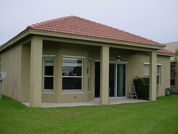2nd image of 360 NW Stratford Ln
