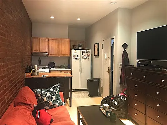 Rented by Friedman Roth Realty | media 29