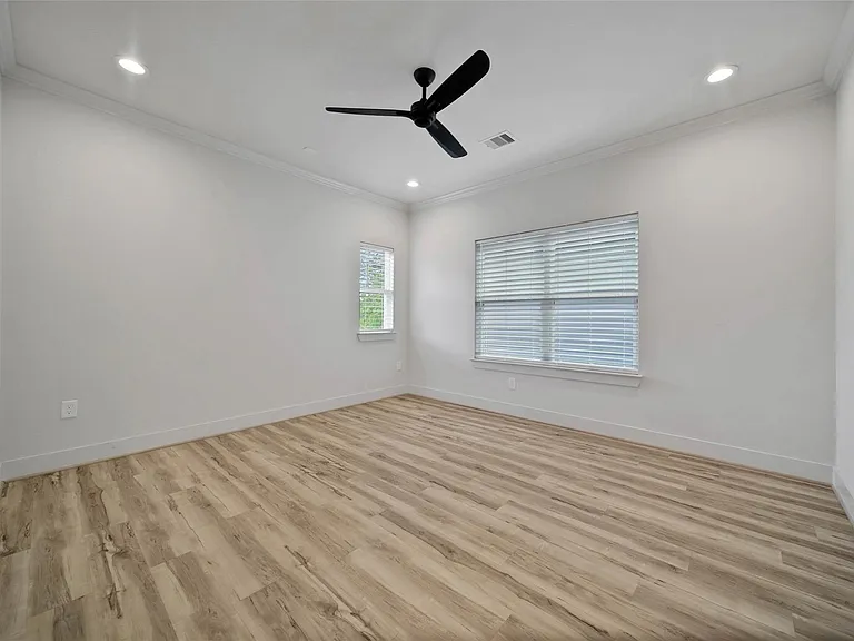 3322 Delhi St — Photo 11