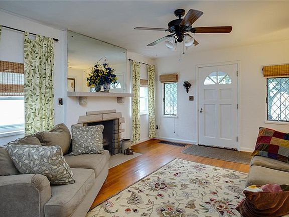 4th image of 3036 Mesmer Ave